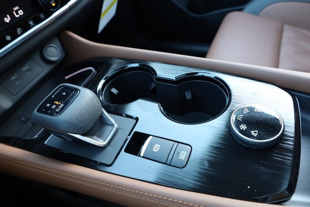 Nissan Rogue Vehicle Image 18