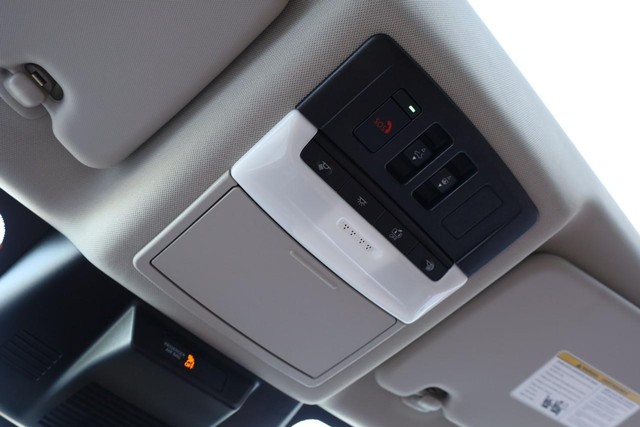 Nissan Rogue Vehicle Image 19