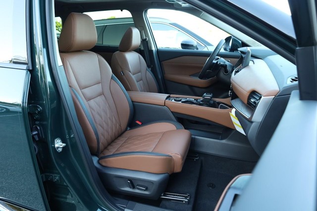 Nissan Rogue Vehicle Image 29