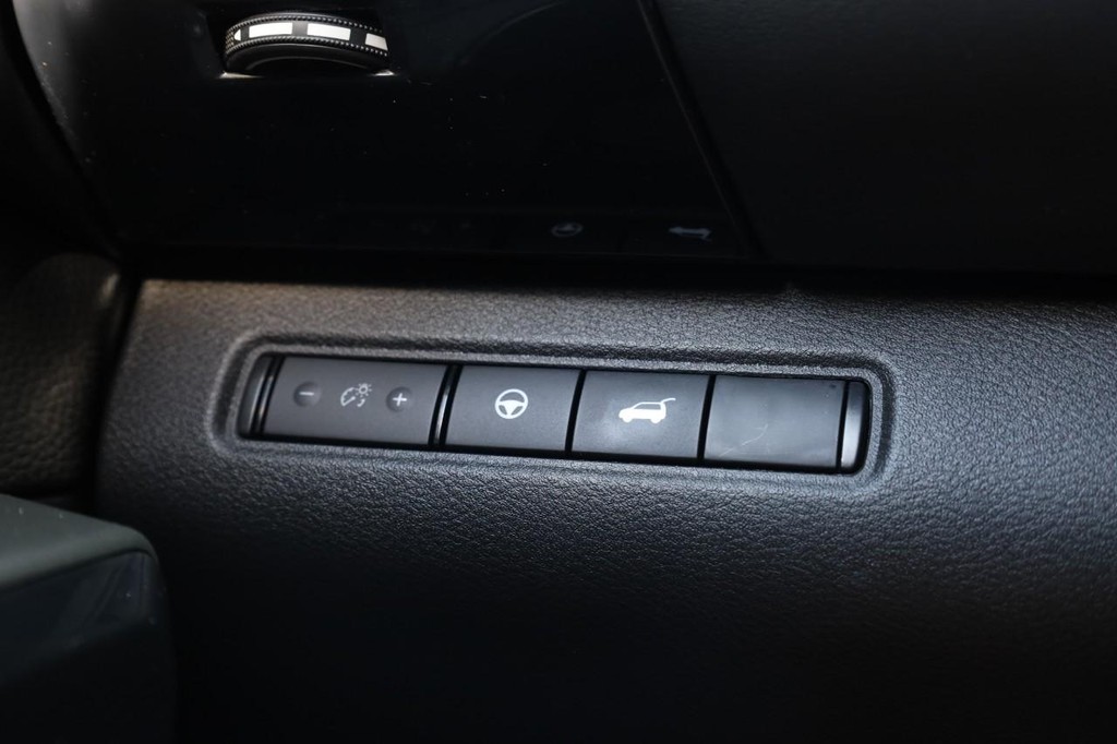 Nissan Pathfinder Vehicle Full-screen Gallery Image 20
