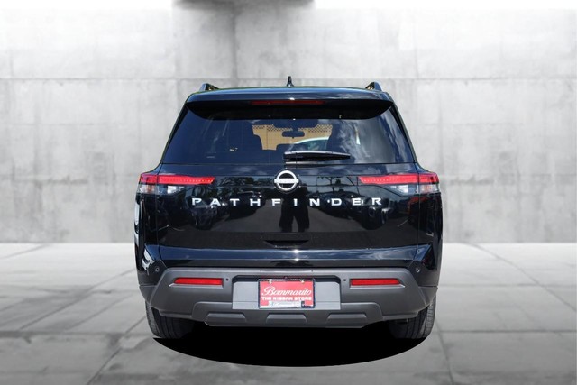 Nissan Pathfinder Vehicle Image 06