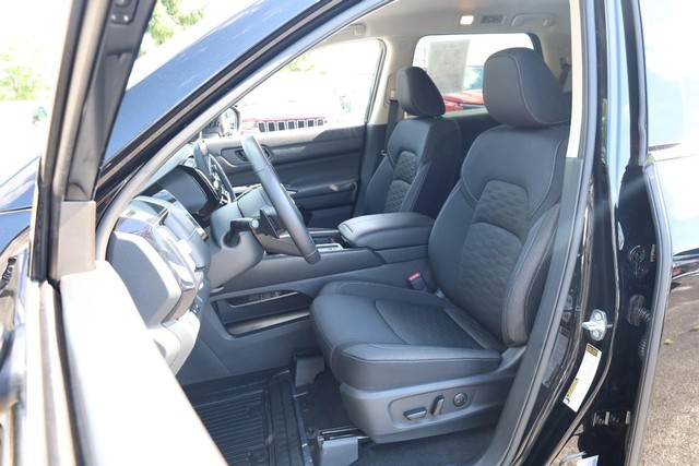 Nissan Pathfinder Vehicle Image 10
