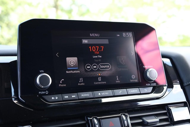 Nissan Pathfinder Vehicle Image 13