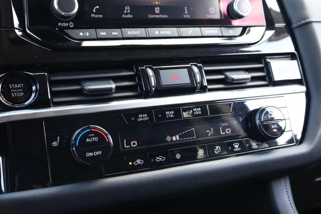 Nissan Pathfinder Vehicle Image 15