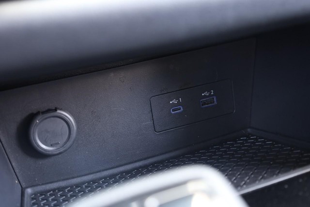 Nissan Pathfinder Vehicle Image 16