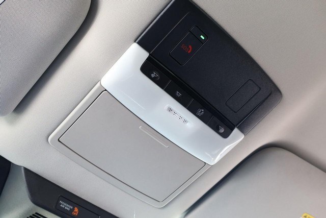 Nissan Pathfinder Vehicle Image 18
