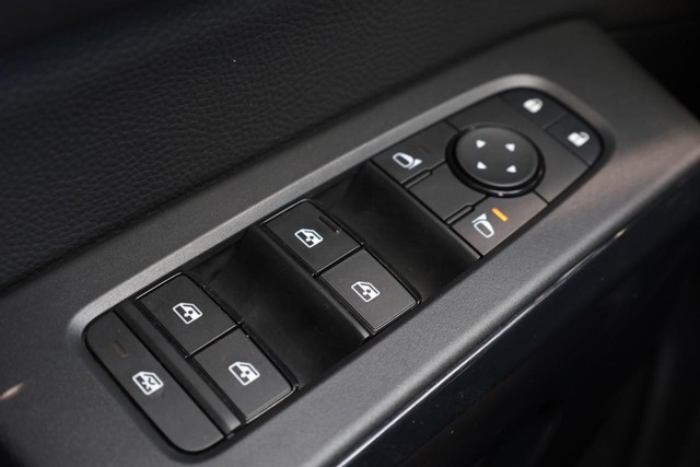 Nissan Pathfinder Vehicle Image 19