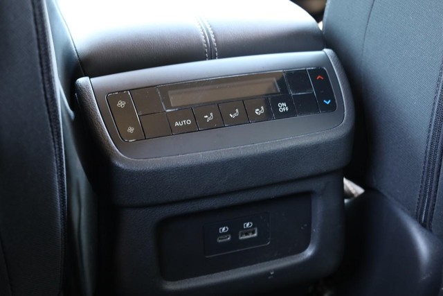 Nissan Pathfinder Vehicle Image 23