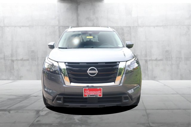 Nissan Pathfinder Vehicle Full-screen Gallery Image 4