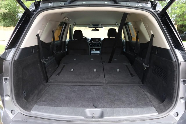 Nissan Pathfinder Vehicle Full-screen Gallery Image 9