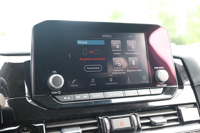 Nissan Pathfinder Vehicle Full-screen Gallery Image 13