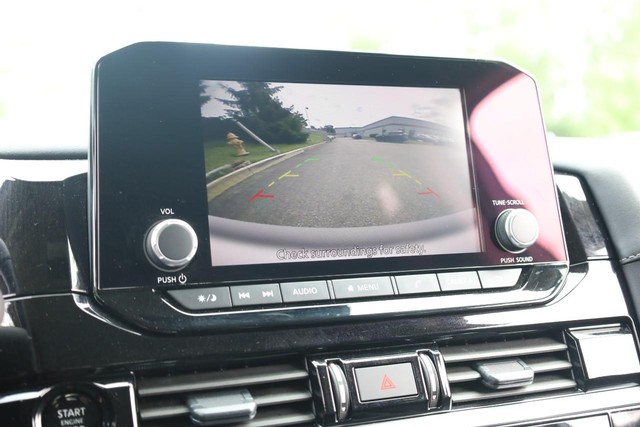 Nissan Pathfinder Vehicle Full-screen Gallery Image 14