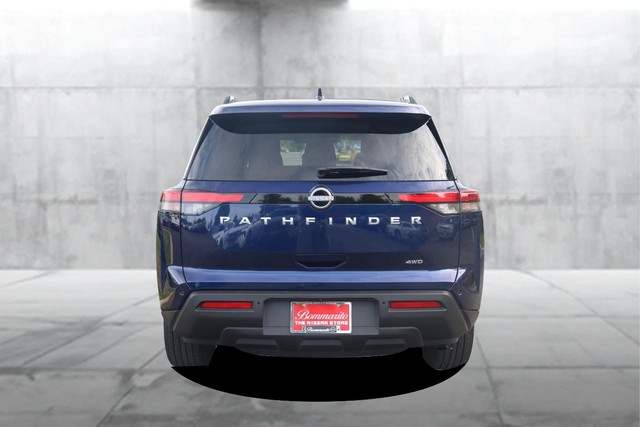 Nissan Pathfinder Vehicle Full-screen Gallery Image 6