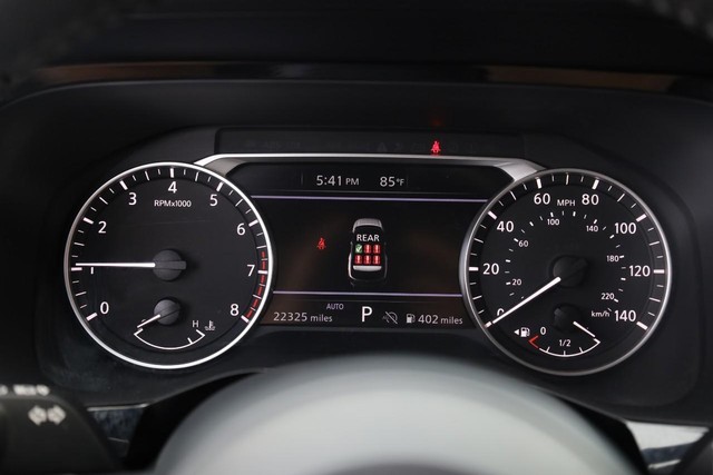 Nissan Pathfinder Vehicle Full-screen Gallery Image 12