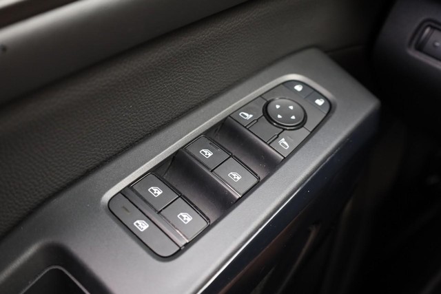 Nissan Pathfinder Vehicle Full-screen Gallery Image 19