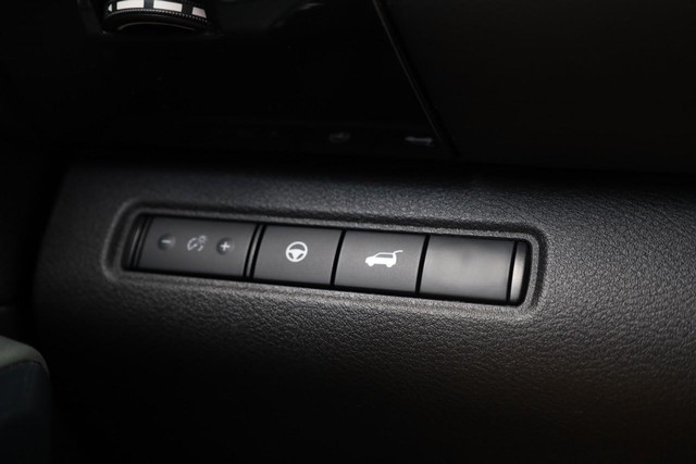 Nissan Pathfinder Vehicle Full-screen Gallery Image 20