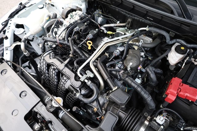 Nissan Altima Vehicle Full-screen Gallery Image 24
