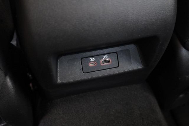 Nissan Altima Vehicle Full-screen Gallery Image 10