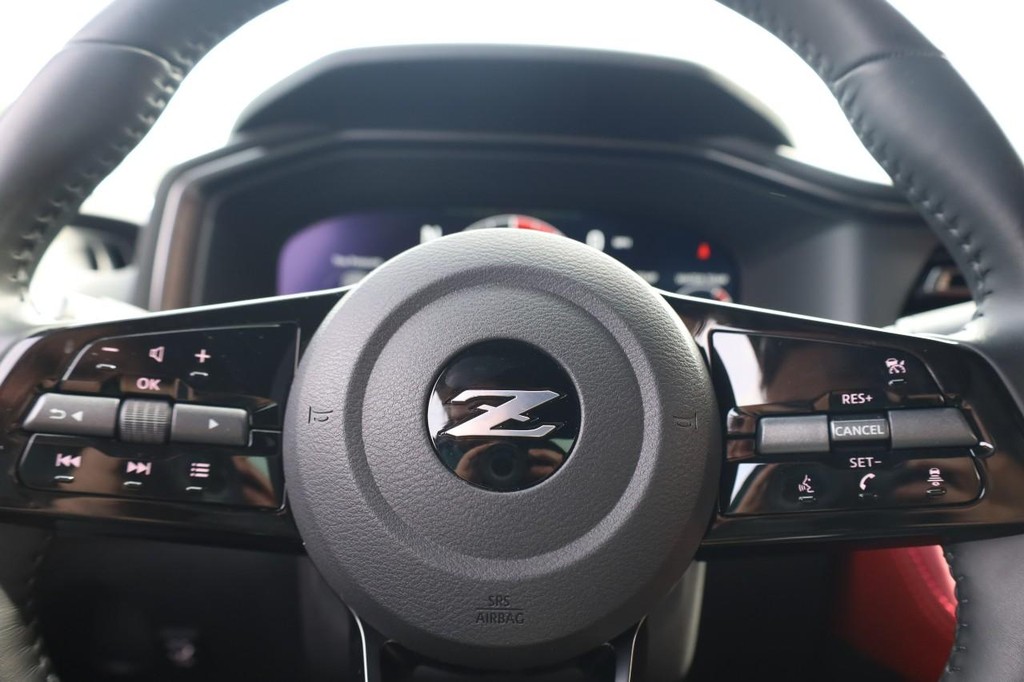 Nissan Z Vehicle Image 10