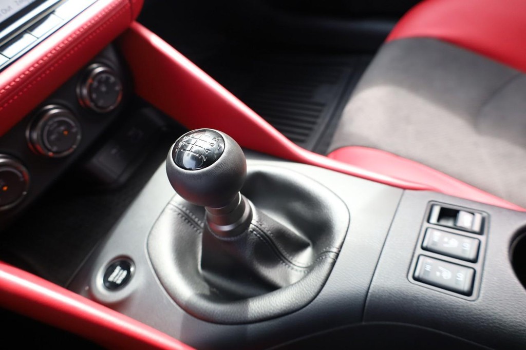 Nissan Z Vehicle Image 17