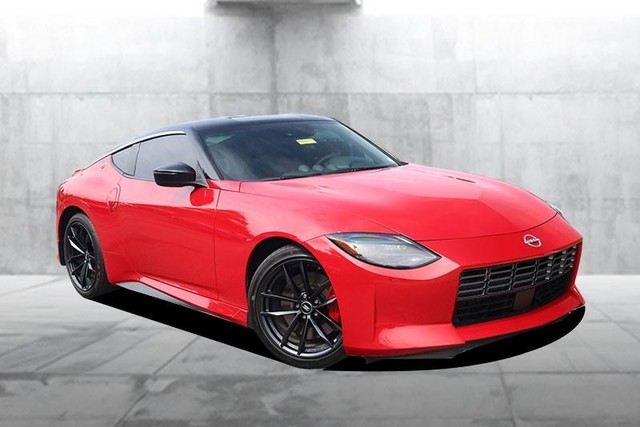 Nissan Z Vehicle Full-screen Gallery Image 2