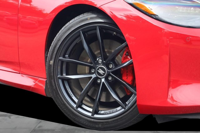Nissan Z Vehicle Full-screen Gallery Image 3