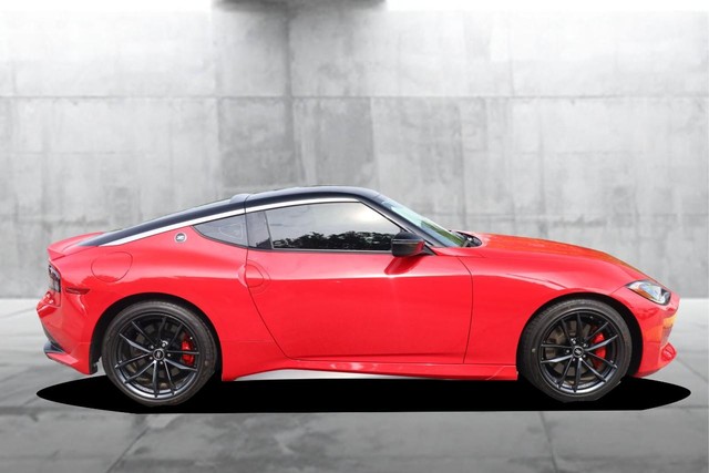 Nissan Z Vehicle Full-screen Gallery Image 5