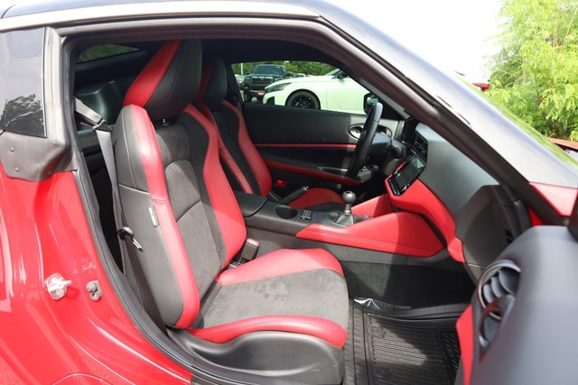 Nissan Z Vehicle Full-screen Gallery Image 21