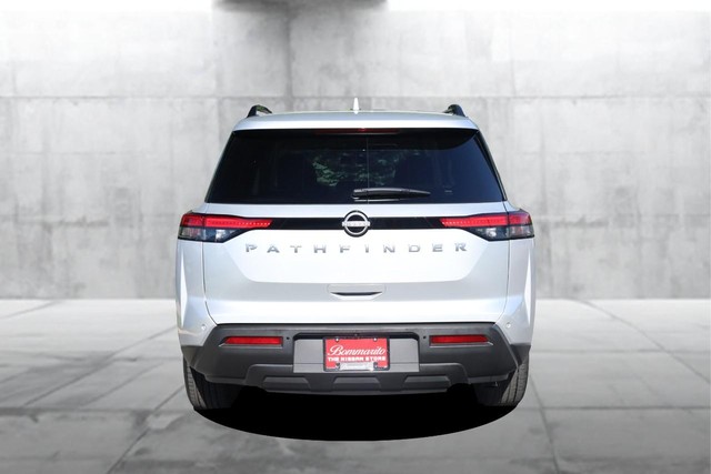Nissan Pathfinder Vehicle Full-screen Gallery Image 6