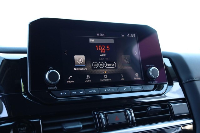Nissan Pathfinder Vehicle Full-screen Gallery Image 13
