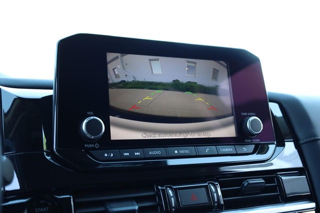 Nissan Pathfinder Vehicle Full-screen Gallery Image 14
