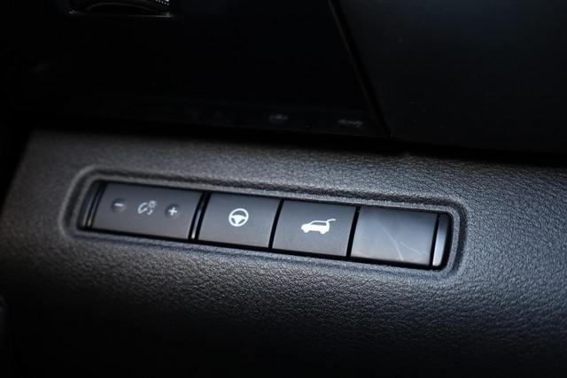 Nissan Pathfinder Vehicle Full-screen Gallery Image 20