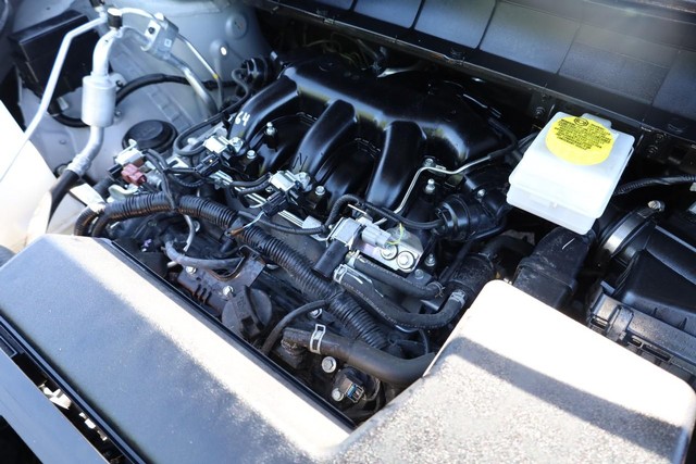 Nissan Pathfinder Vehicle Full-screen Gallery Image 28