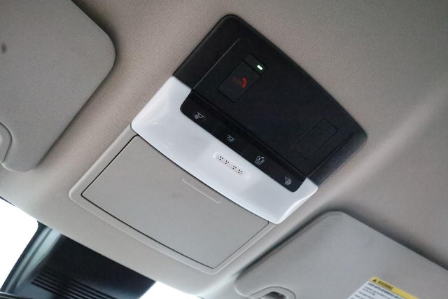 Nissan Altima Vehicle Full-screen Gallery Image 16