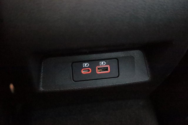Nissan Altima Vehicle Full-screen Gallery Image 18