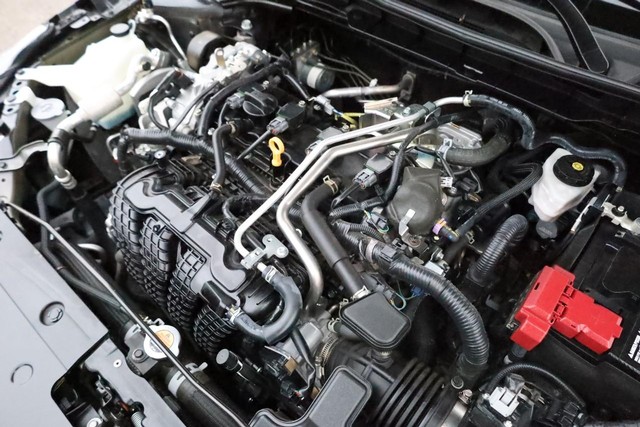 Nissan Altima Vehicle Full-screen Gallery Image 22