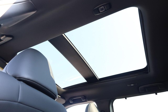 Nissan Rogue Plug-In Hybrid Vehicle Image 11
