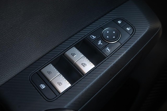 Nissan Rogue Plug-In Hybrid Vehicle Image 21