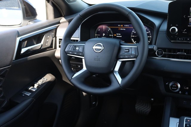 Nissan Rogue Plug-In Hybrid Vehicle Image 28