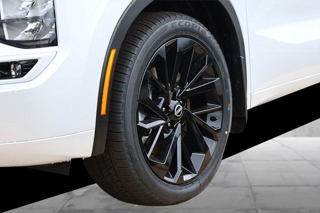 Nissan Rogue Plug-In Hybrid Vehicle Image 03