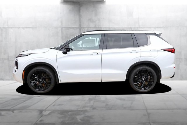 Nissan Rogue Plug-In Hybrid Vehicle Image 05