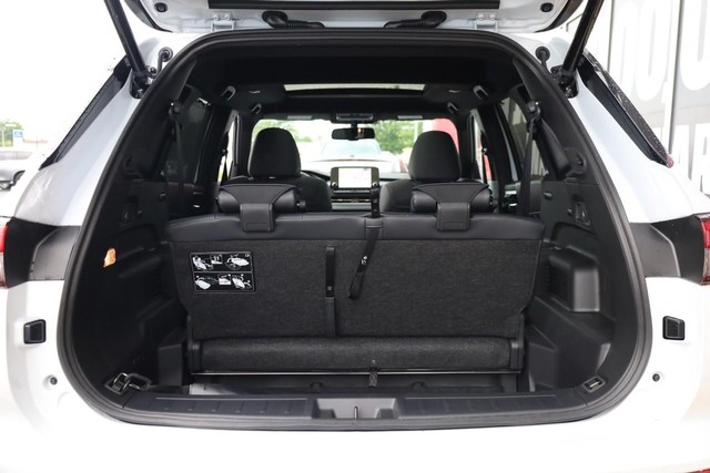 Nissan Rogue Plug-In Hybrid Vehicle Image 07