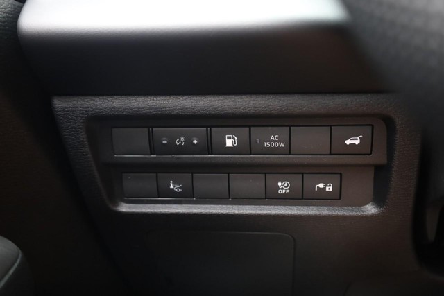 Nissan Rogue Plug-In Hybrid Vehicle Image 21