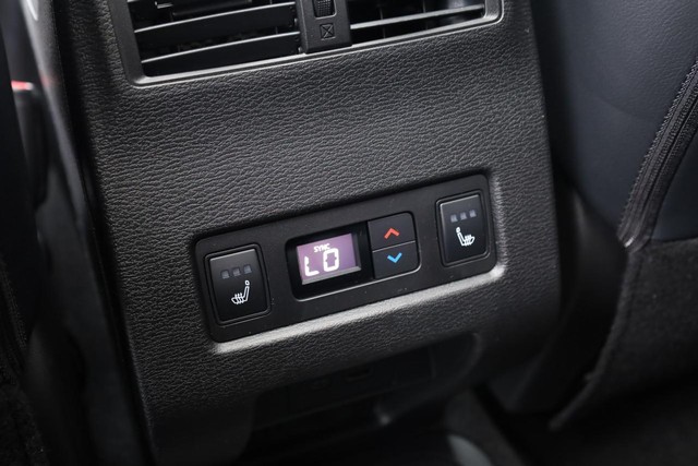 Nissan Rogue Plug-In Hybrid Vehicle Image 25