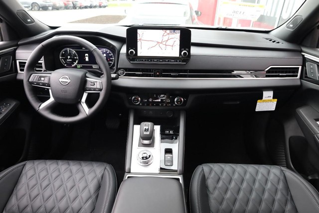 Nissan Rogue Plug-In Hybrid Vehicle Image 26