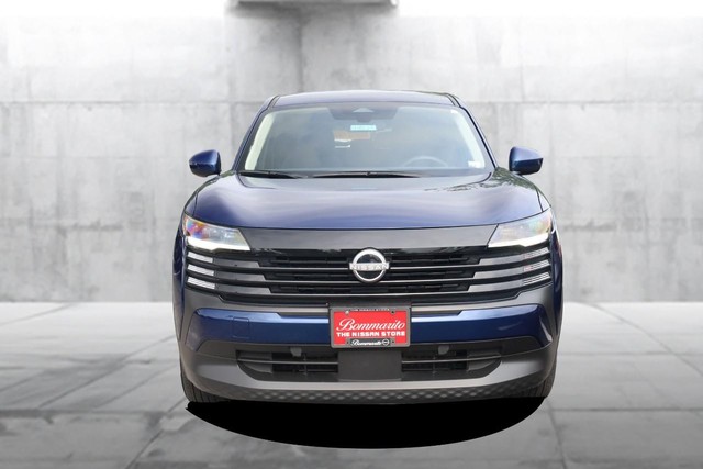 Nissan Kicks Vehicle Full-screen Gallery Image 3