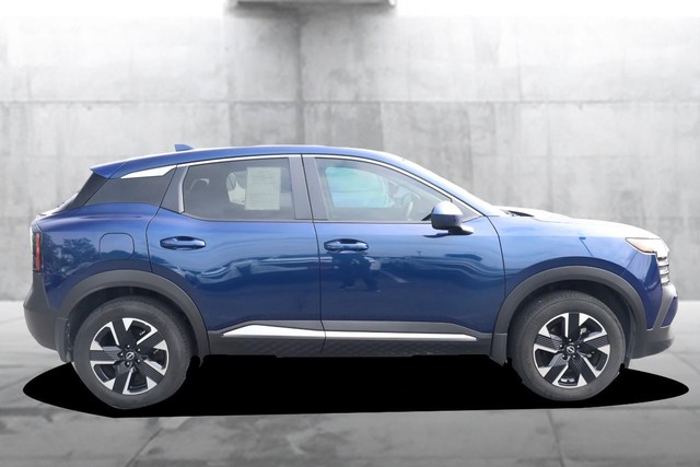 Nissan Kicks Vehicle Full-screen Gallery Image 5