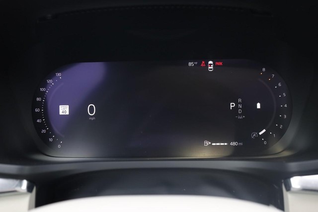 Volvo V60 Cross Country Vehicle Full-screen Gallery Image 12