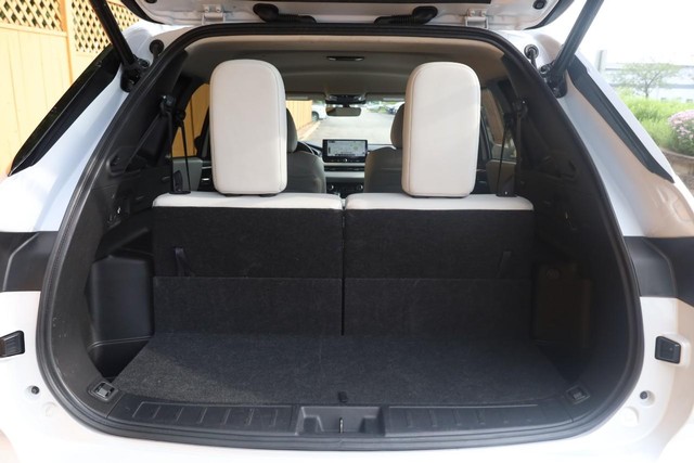 Mitsubishi Outlander Vehicle Full-screen Gallery Image 7