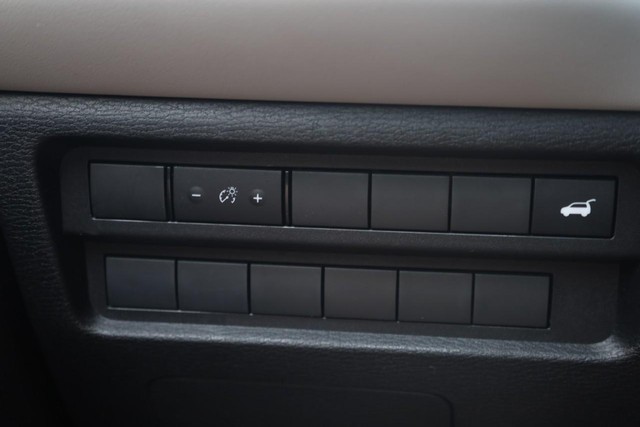 Mitsubishi Outlander Vehicle Full-screen Gallery Image 21